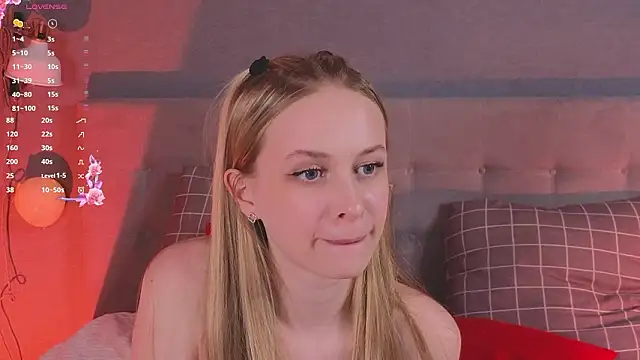 Snapshot of soft_babe chatting on 03-08-26, 02:04 soft babe online show from 03-08-26, 02:04