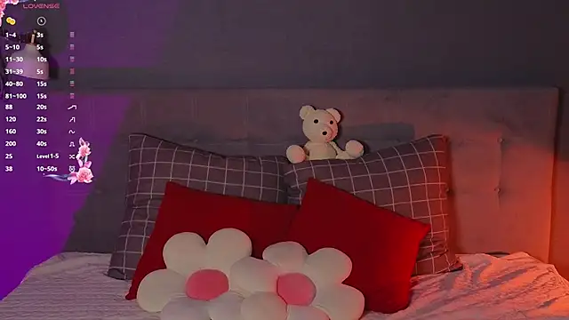 Snapshot of soft_babe chatting on 03-19-26, 08:35 soft babe online show from 03-19-26, 08:35