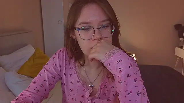 Mia Luw online show from 02-05-26, 10:42