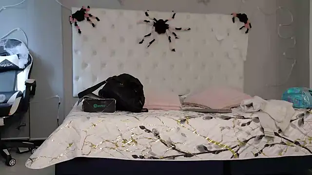 Alektra bryce online show from 10-28-25, 07:38