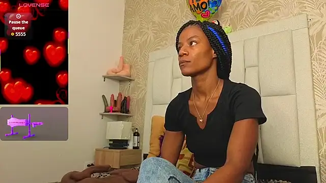 dafnnelewis online show from 06-08-26, 12:05