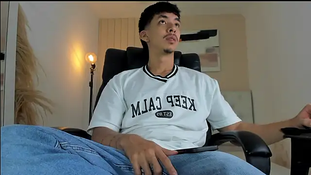 ISAAC CRYSTON online show from 12-01-25, 08:47