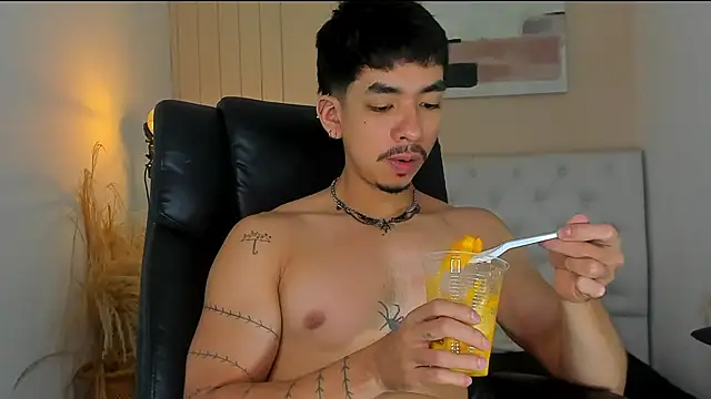 ISAAC CRYSTON online show from 02-10-26, 08:46