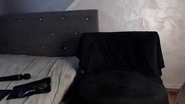 sassy sandra online show from 06-25-26, 05:12