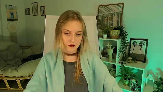 Snapshot of KiraMontoya chatting on 03-13-25, 08:54 KiraMontoya online show from 03-13-25, 08:54