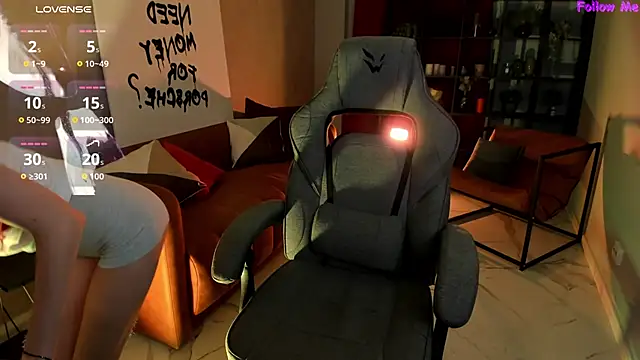 Snapshot of KiraMontoya chatting on 10-18-25, 08:31 KiraMontoya online show from 10-18-25, 08:31