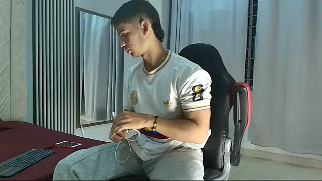 ANDRES STUD online show from 09-29-25, 04:28