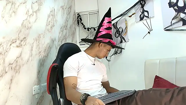 ANDRES STUD online show from 10-20-25, 04:57