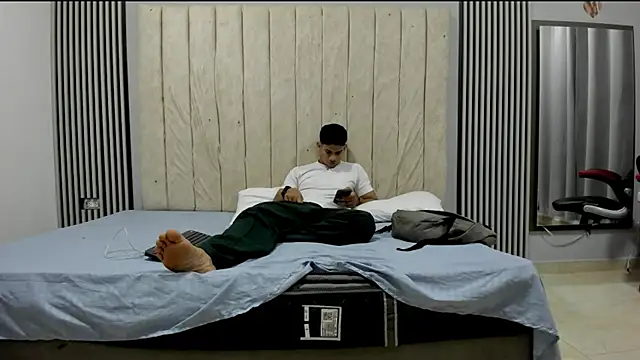 Snapshot of ANDRES_STUD chatting on 02-17-26, 03:58 ANDRES STUD online show from 02-17-26, 03:58