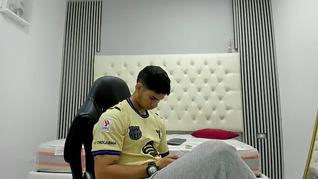 Snapshot of ANDRES_STUD chatting on 03-22-26, 03:43 ANDRES STUD online show from 03-22-26, 03:43