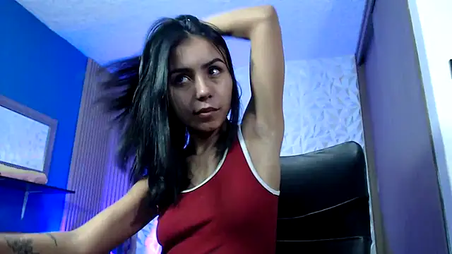 Snapshot of julieta_fn chatting on 09-19-25, 02:40 julieta fn online show from 09-19-25, 02:40