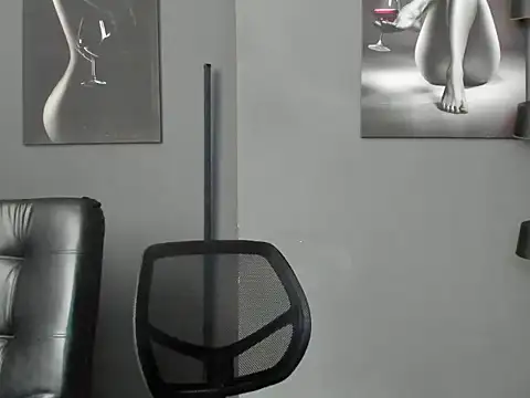karlyjons12 online show from 06-06-26, 01:27