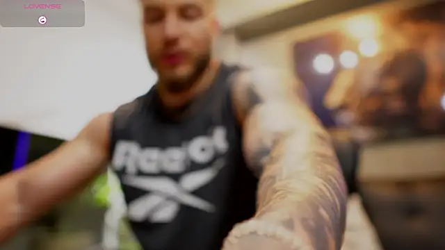 Snapshot of David_blake_ chatting on 10-05-25, 02:54 David blake online show from 10-05-25, 02:54