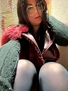 Snapshot of Loveblackzilla chatting on 10-10-25, 05:56 Loveblackzilla online show from 10-10-25, 05:56