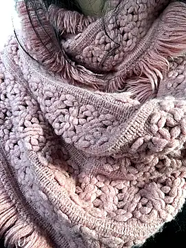 Snapshot of Loveblackzilla chatting on 11-08-25, 01:22 Loveblackzilla online show from 11-08-25, 01:22