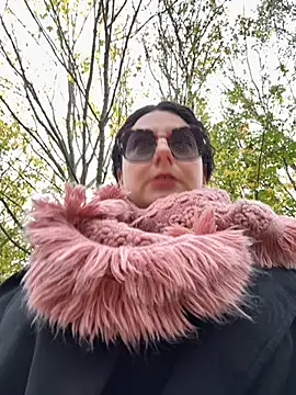 Snapshot of Loveblackzilla chatting on 11-09-25, 12:36 Loveblackzilla online show from 11-09-25, 12:36