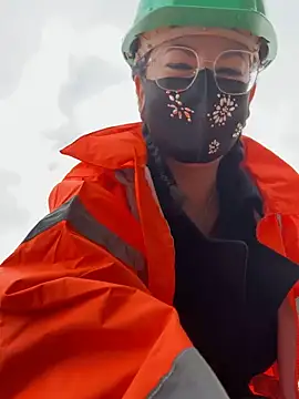 Snapshot of Loveblackzilla chatting on 12-03-25, 10:57 Loveblackzilla online show from 12-03-25, 10:57