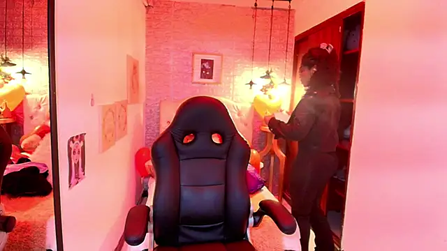 tylla  online show from 03-10-25, 03:01