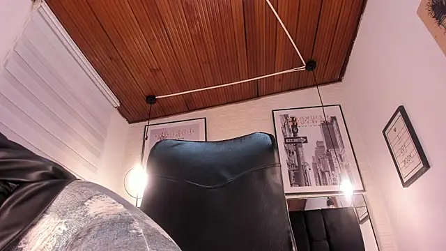 tylla  online show from 09-23-25, 03:09