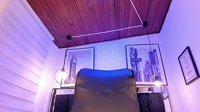 tylla  online show from 10-09-25, 03:59