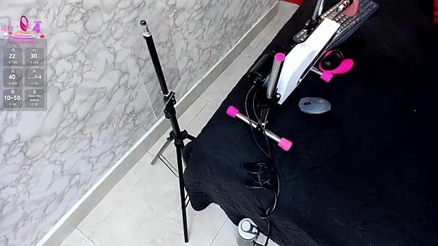 IVISBOUNCYASS online show from 11-10-25, 12:15