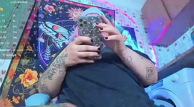 Snapshot of Banana_squirt chatting on 02-21-25, 02:16 Banana squirt online show from 02-21-25, 02:16