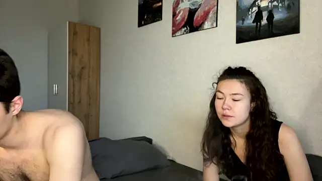 Snapshot of Tw1nFlame chatting on 11-18-25, 11:03 Tw1nFlame online show from 11-18-25, 11:03