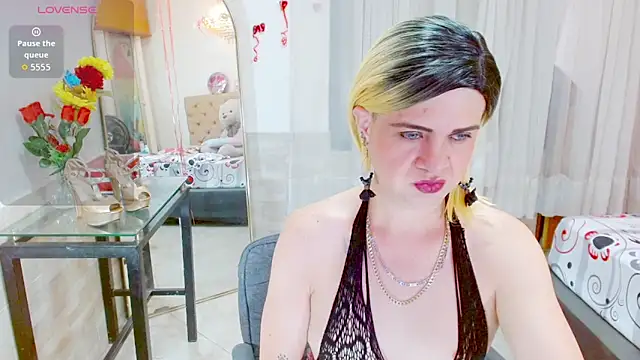 Snapshot of Dolldirtyxxx chatting on 02-13-26, 02:07 Dolldirtyxxx online show from 02-13-26, 02:07