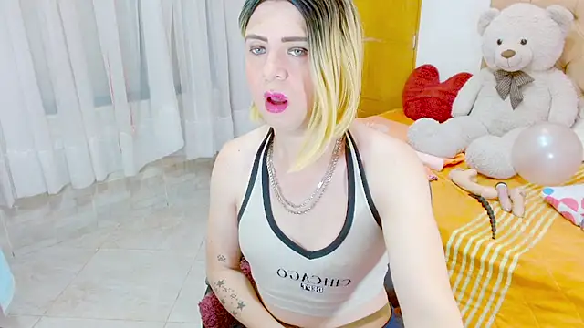 Snapshot of Dolldirtyxxx chatting on 02-25-26, 04:55 Dolldirtyxxx online show from 02-25-26, 04:55