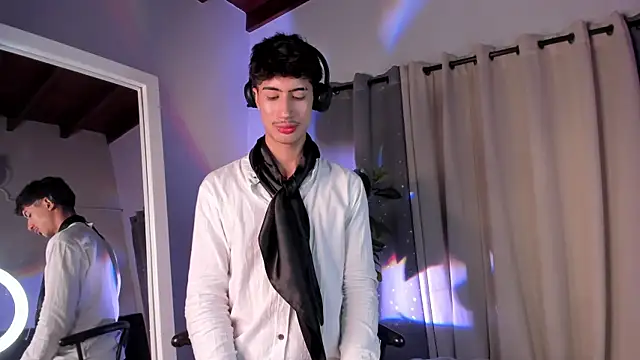 NovaaWheler online show from 10-11-25, 08:07