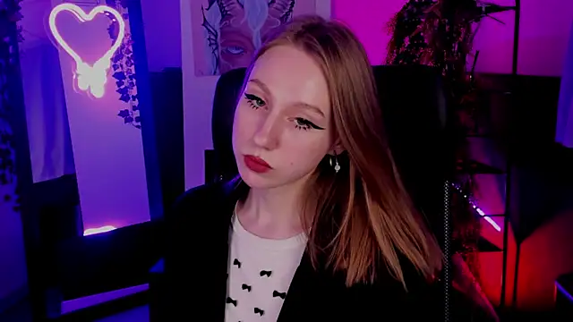 Snapshot of DariaTate chatting on 02-16-25, 09:15 DariaTate online show from 02-16-25, 09:15