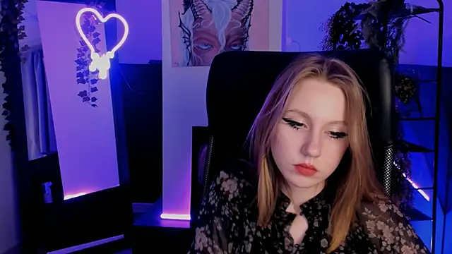 Snapshot of DariaTate chatting on 02-23-25, 06:01 DariaTate online show from 02-23-25, 06:01