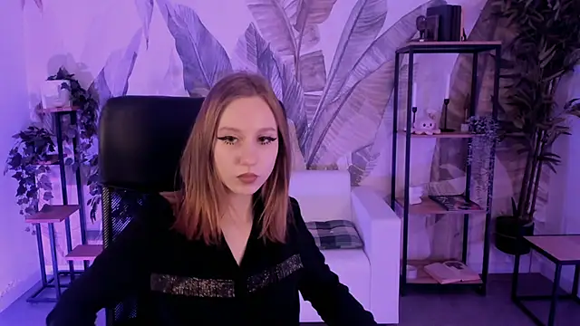 Snapshot of DariaTate chatting on 03-20-25, 03:04 DariaTate online show from 03-20-25, 03:04