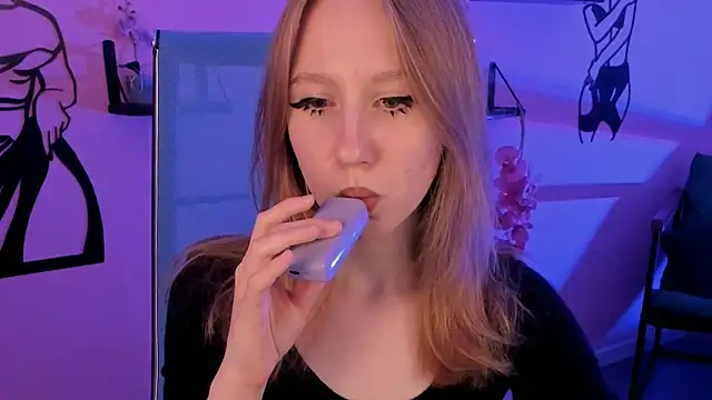 Snapshot of DariaTate chatting on 09-18-25, 02:30 DariaTate online show from 09-18-25, 02:30