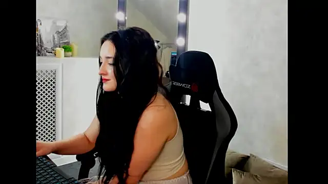 AnnetteHernande online show from 03-04-25, 02:10