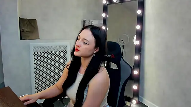 AnnetteHernande online show from 03-18-25, 10:03