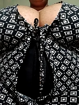 Snapshot of cococrush25 chatting on 11-26-25, 06:20 cococrush25 online show from 11-26-25, 06:20