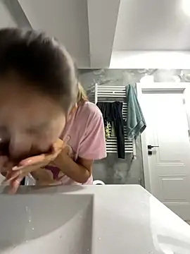 BonyBon29 online show from 10-20-25, 05:52