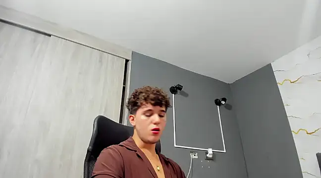Snapshot of ErosGeorgiou chatting on 02-07-25, 02:37 ErosGeorgiou online show from 02-07-25, 02:37