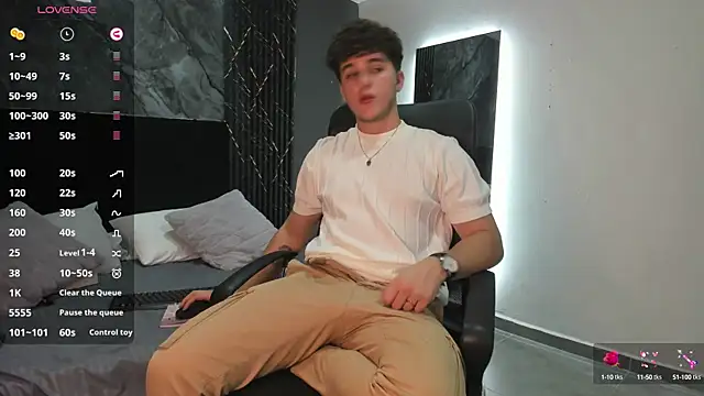 Snapshot of ErosGeorgiou chatting on 03-08-25, 03:45 ErosGeorgiou online show from 03-08-25, 03:45