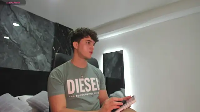 Snapshot of ErosGeorgiou chatting on 03-12-25, 11:42 ErosGeorgiou online show from 03-12-25, 11:42