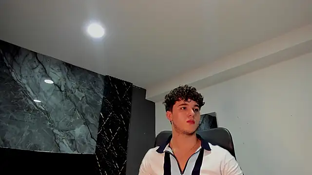 Snapshot of ErosGeorgiou chatting on 03-15-25, 03:37 ErosGeorgiou online show from 03-15-25, 03:37