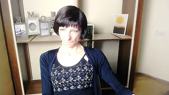  AngeliaFlow  online show from 09-16-25, 06:58