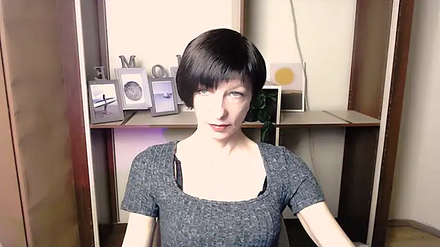  AngeliaFlow  online show from 11-14-25, 08:13