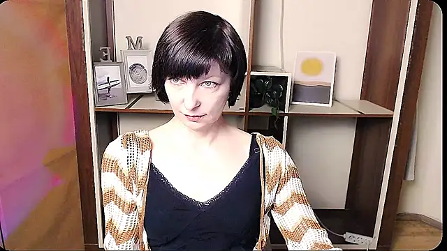  AngeliaFlow  online show from 04-06-26, 08:04