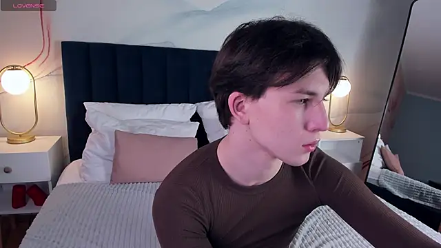 AdrianoAubert online show from 03-10-25, 03:12