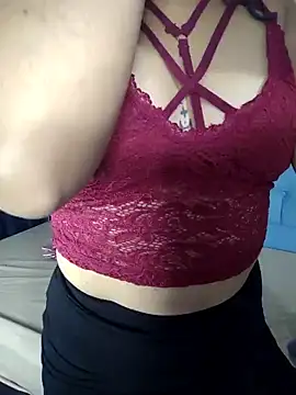 Snapshot of isabella_beauty_01 chatting on 02-08-25, 03:42 isabella beauty 01 online show from 02-08-25, 03:42