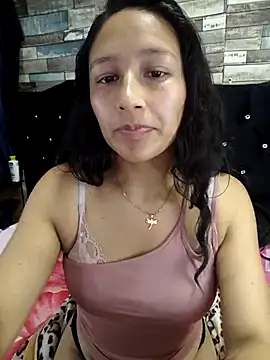 Snapshot of isabella_beauty_01 chatting on 02-27-25, 04:10 isabella beauty 01 online show from 02-27-25, 04:10