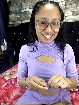 Snapshot of isabella_beauty_01 chatting on 03-03-25, 05:39 isabella beauty 01 online show from 03-03-25, 05:39