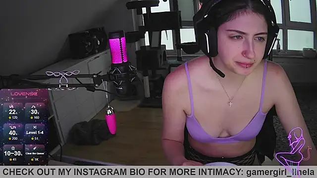 Snapshot of Gamergirl-Linela chatting on 10-06-25, 03:09 Gamergirl-Linela online show from 10-06-25, 03:09